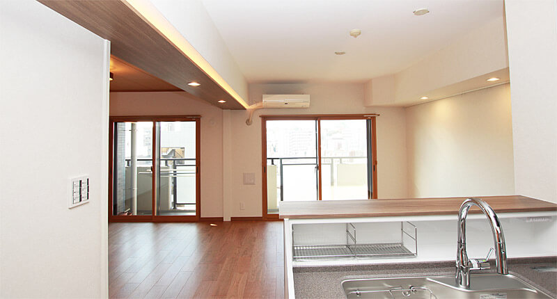 ���r���O�E�_�C�j���O ������V����H��